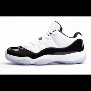 Nike Air Jordan 11 retro low white and black dark Concorde sneakers size 10.5